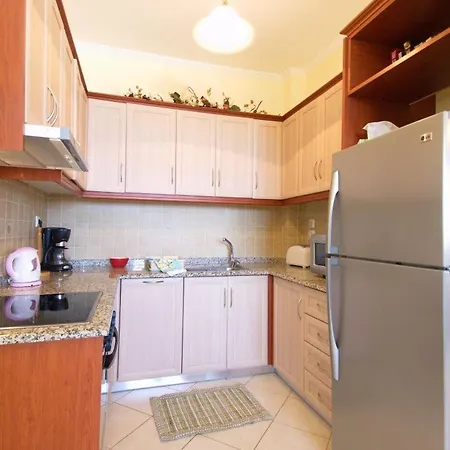 וילה Skala Sleeps 6 *