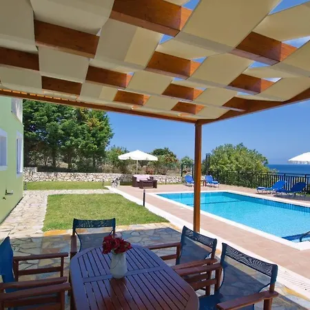 Villa Skala Sleeps 6 *